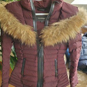 Mackage Adali XS in burgundy